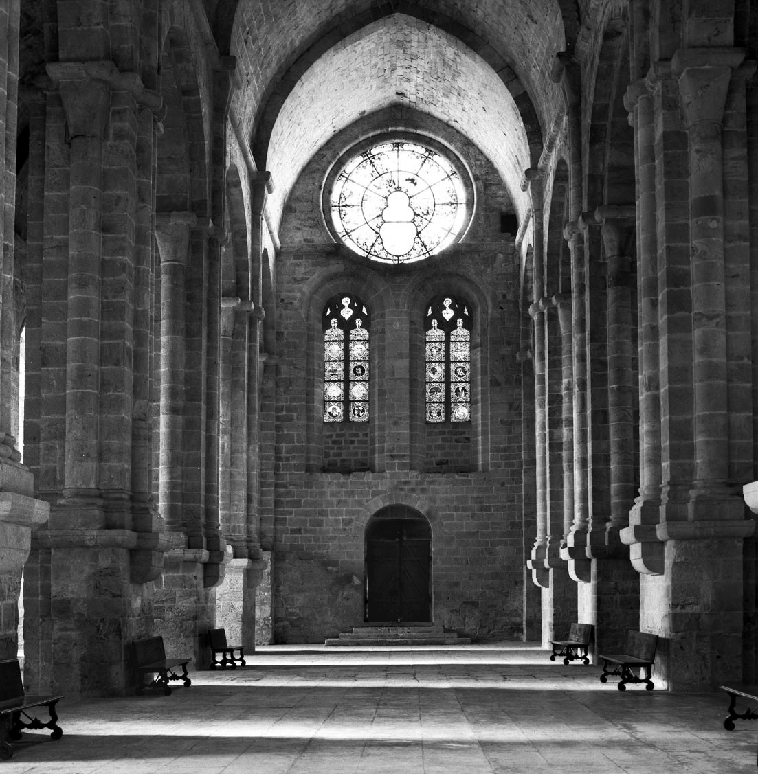 Marie VIDAL - auteure photographe artiste - Fontfroide - nef eglise